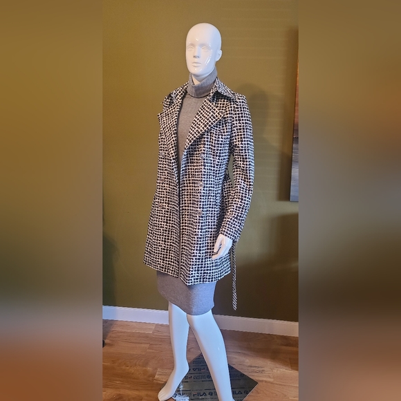 Ladies trench coat - Picture 2 of 3